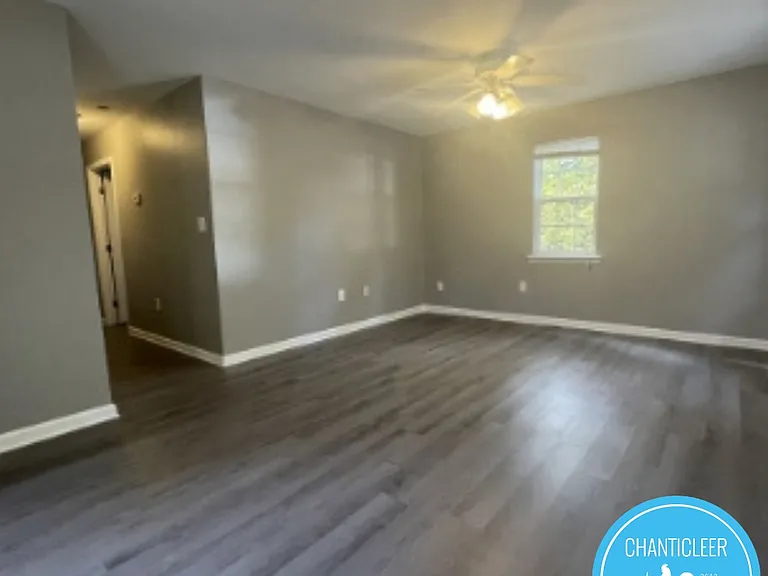 912 Dayton St — Photo 2