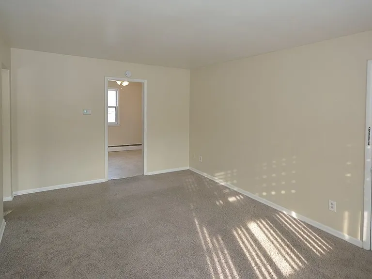 103 Devon Ave #C2 — Photo 14