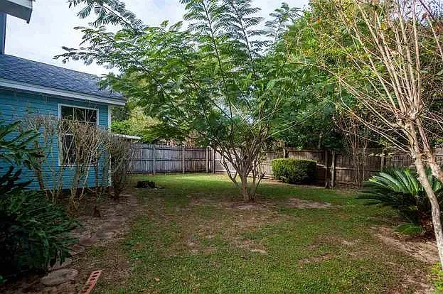 3510 Silvertree Ln — Photo 82