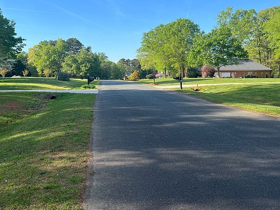 4th image of 3111 Drake Ln