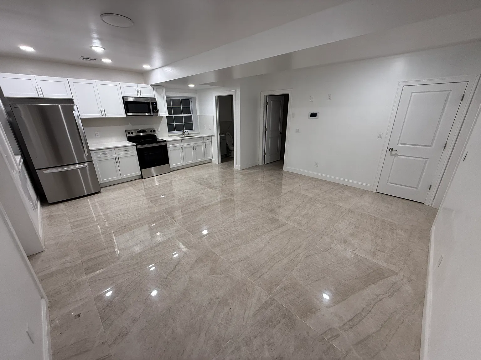 1 bed, $2,000 — Photo 2