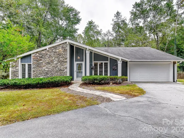 3119 Hickory Hill Rd, Hendersonville, NC 28792