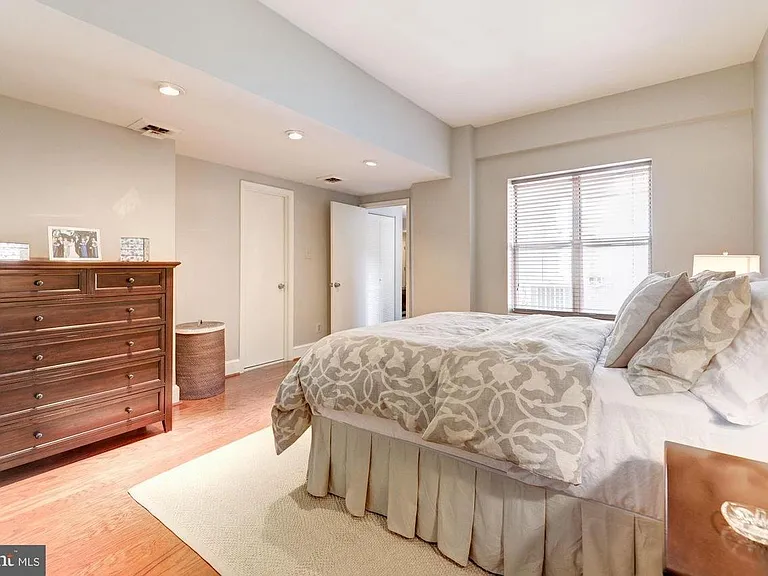 2127 California St NW #503 — Photo 8