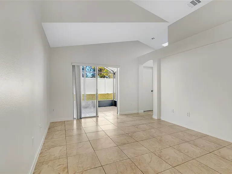 1538 Avleigh Cir — Photo 9