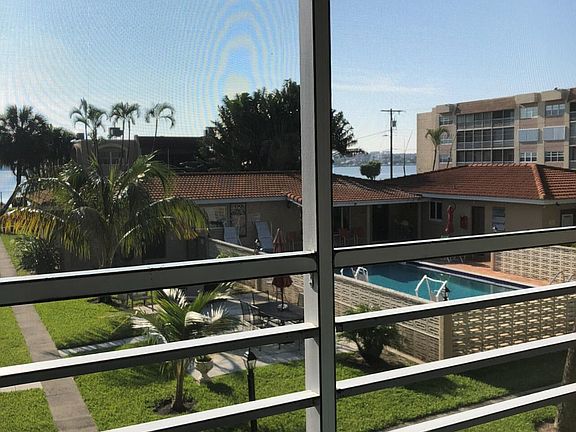 2nd image of 1432 S Lakeside Dr APT 1