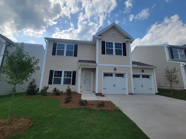 69 Curling Creek Dr, Clayton, NC 27527