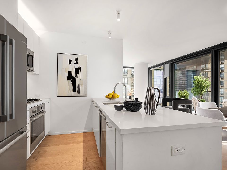 1st image of 685 1st Ave APT 22E