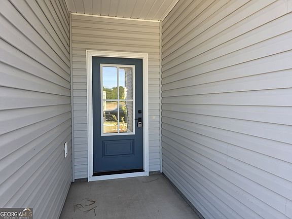 3rd image of 123 Susan Dr