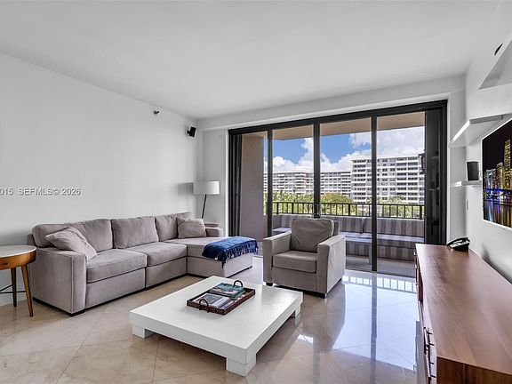 3rd image of 251 Crandon Blvd APT 431