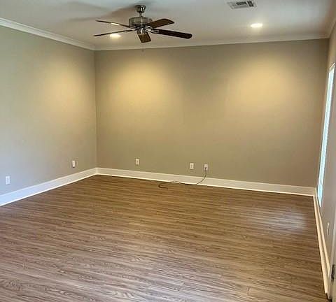 4th image of 4037 Briarwood Dr