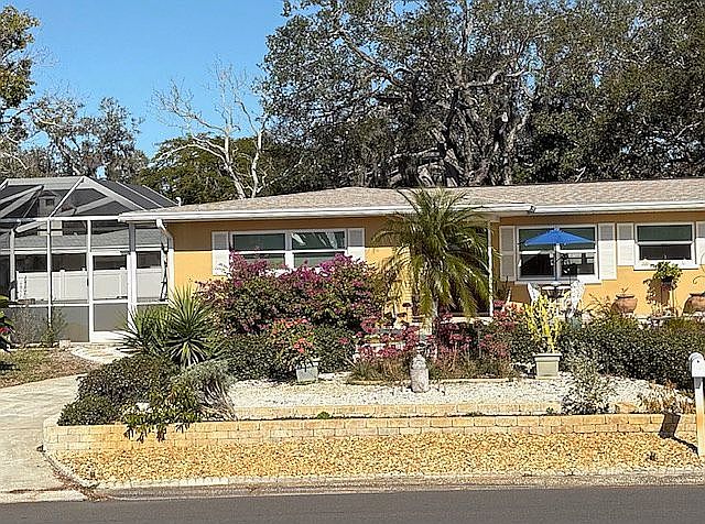 1st image of 209 Westwinds Dr