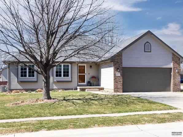 10910 S 210th St, Gretna, NE 68028