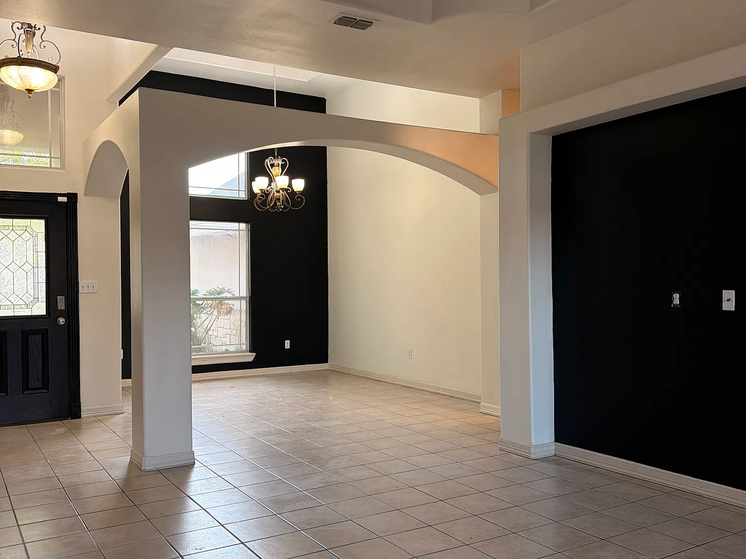 4 bed, 1871 sqft, $1,975 — Photo 3