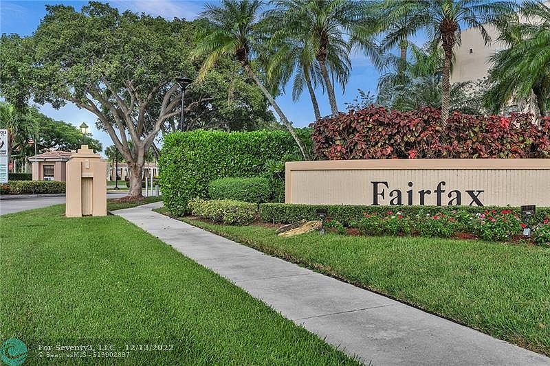 1st image of 7240 Fairfax Dr #209