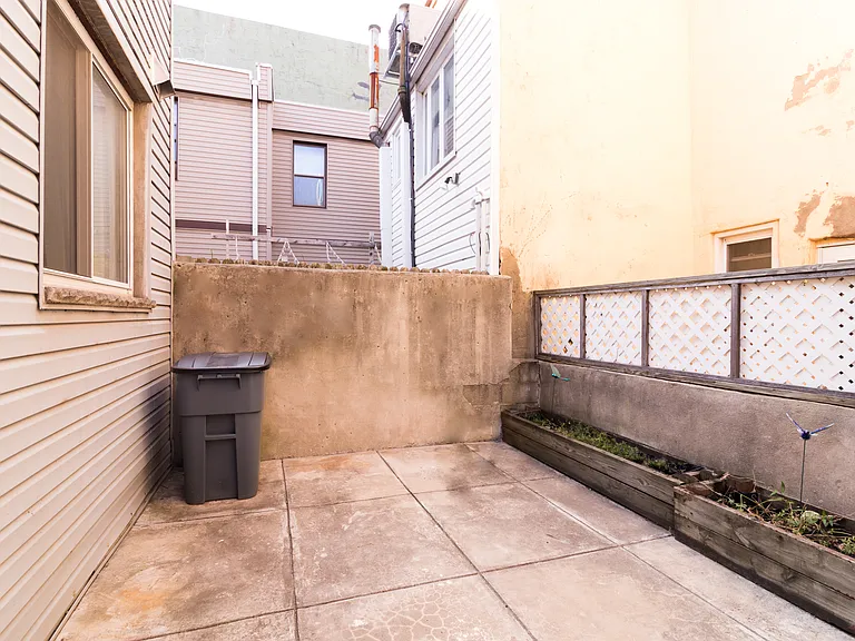 633 Washington Ave #1 — Photo 15