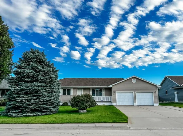 3111 Magnolia Ct, Grand Island, NE 68803