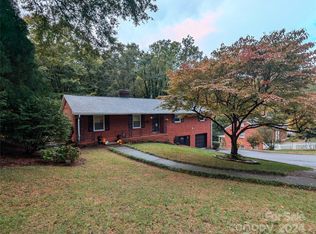 139 Pearson Dr, Morganton, NC 28655