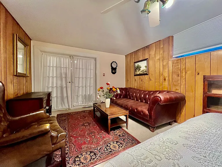 2580 N Monaco Pkwy #2 — Photo 16