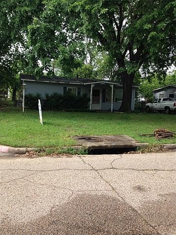 1st image of 304 Cresthill Dr