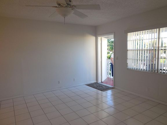 4th image of 230 Norwich J #230