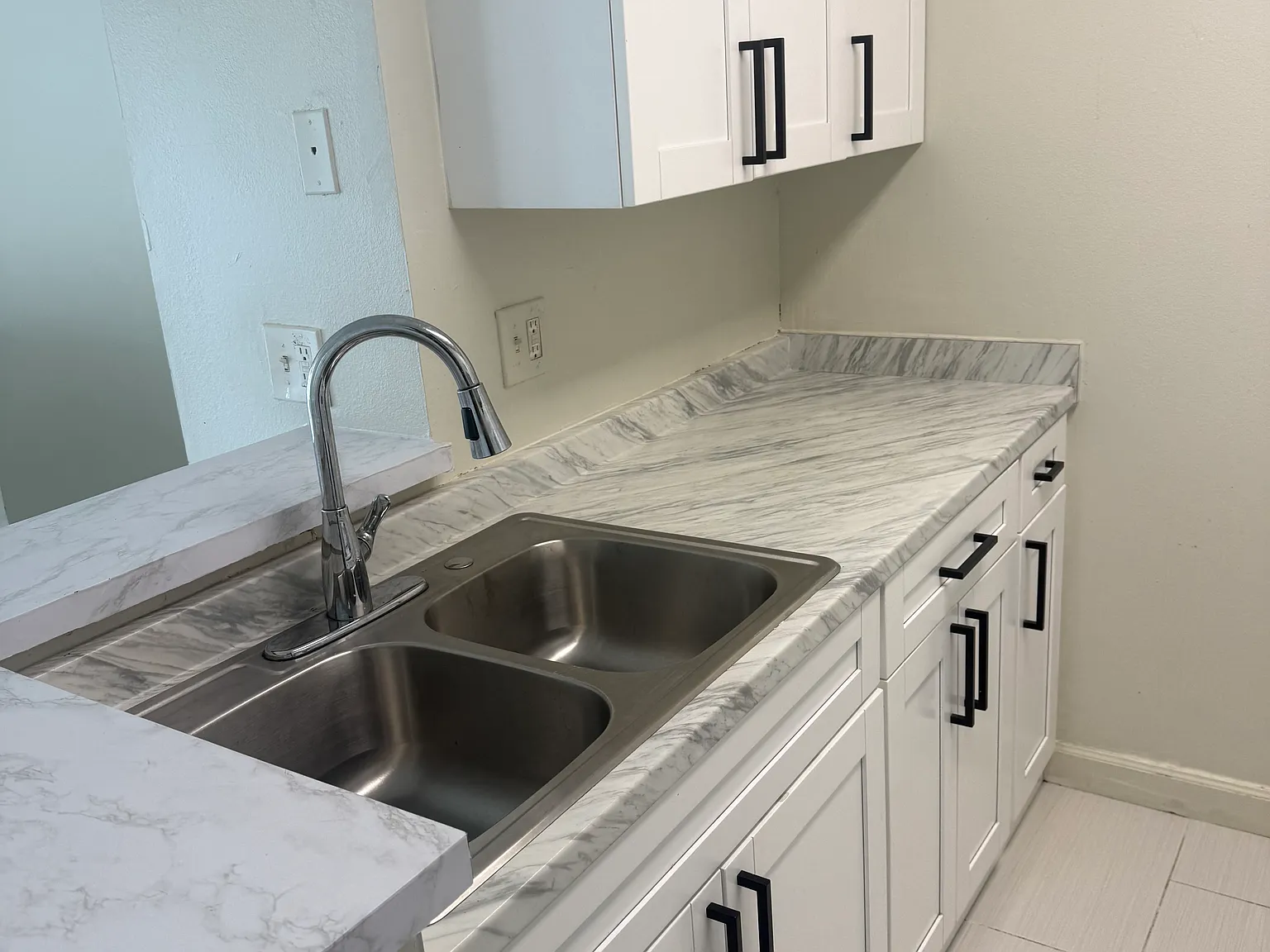 1 bed, 1.5 bath, 673 sqft, $1,550 — Photo 1