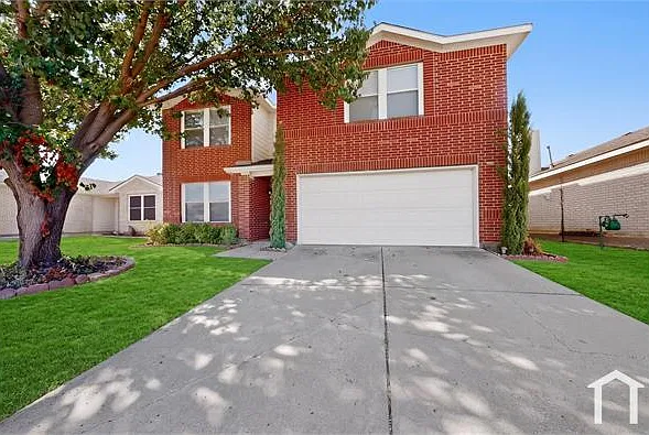3 bed, 2207 sqft, $2,700 — Photo 1