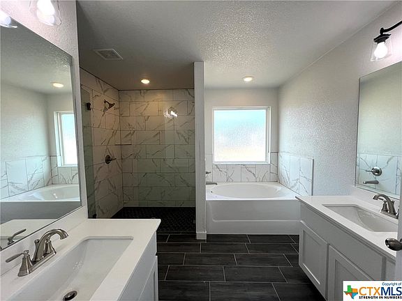 5th image of 1410 Sideoats Ln