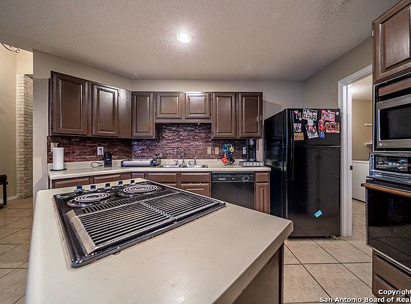 4th image of 8303 Beauty Oaks