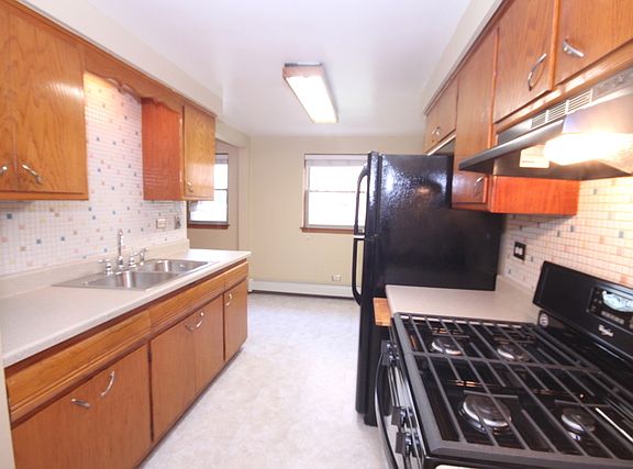 2nd image of 37 Conti Pkwy #2