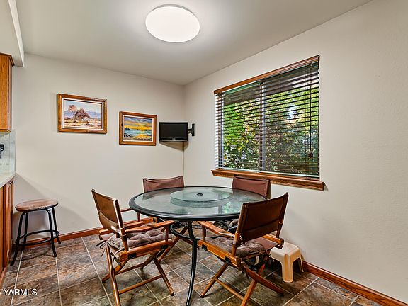 4th image of 6804 Alpine Way