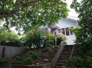 1916 N 48th St, Seattle, WA 98103