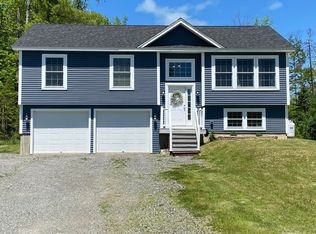 44 Springbrook Dr, Hermon, ME 04401