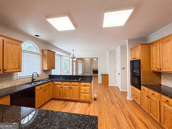 2nd image of 1900 Milfield Cir