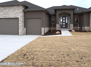 509 Half Moon Bay, Lincoln, NE 68527