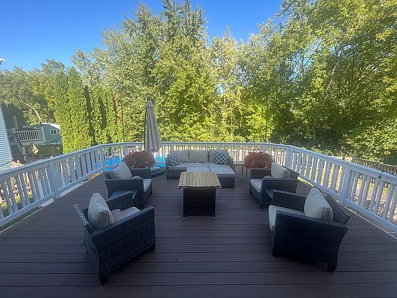 3rd image of 457 Bald Eagle Ct