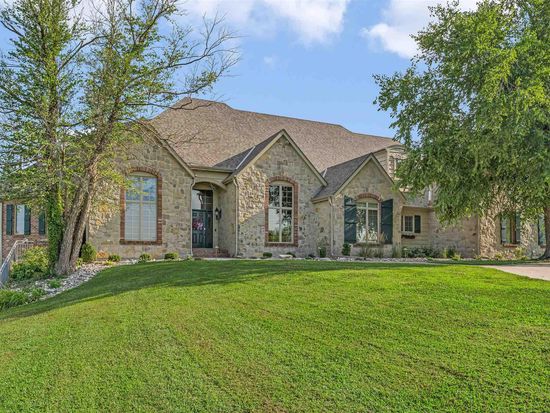 8001 SW Huntoon St, Topeka, KS 66615
