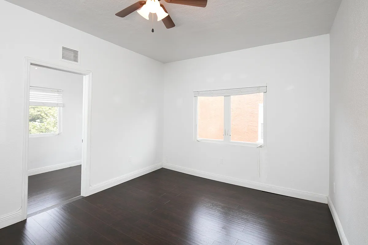 Building Photo - 518 Biscayne Dr #A