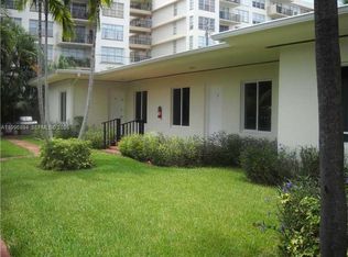 1040 92nd St APT 3, Bay Harbor Islands, FL 33154