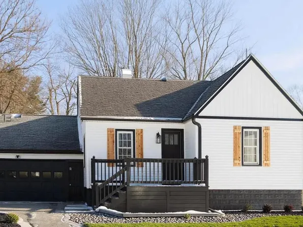 6325 Randolph St, Hobart, IN 46342