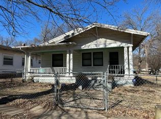 1201 Appleton Ave, Parsons, KS 67357