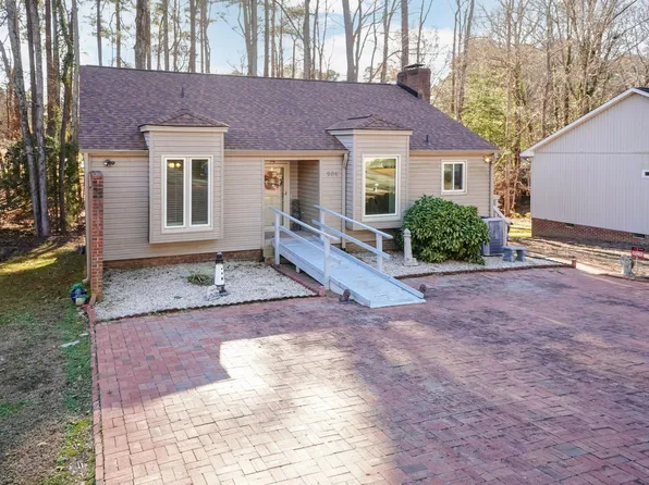 906 Windrace Trl, Sanford, NC 27332