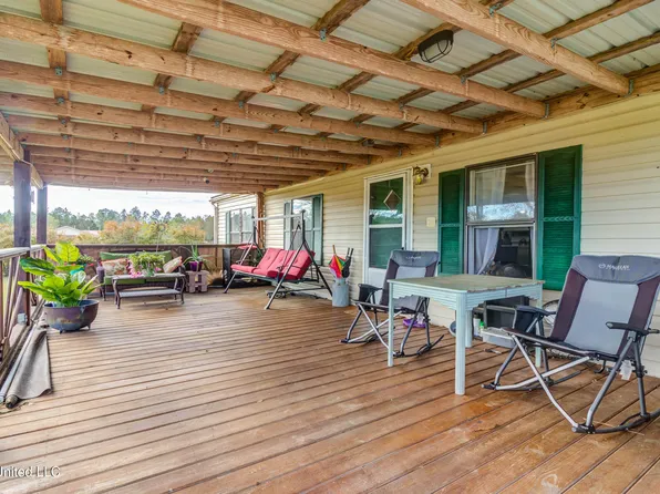25015 Edgewood Ln, Picayune, MS 39466