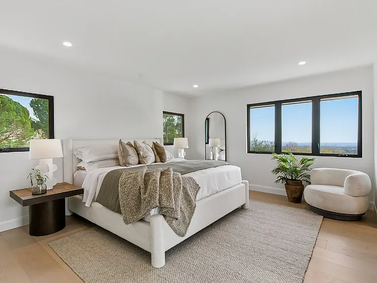 1764 E Loma Alta Dr — Photo 26