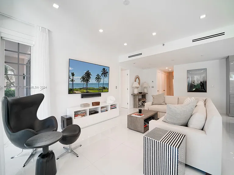 19117 Fisher Island Dr #19117 — Photo 6