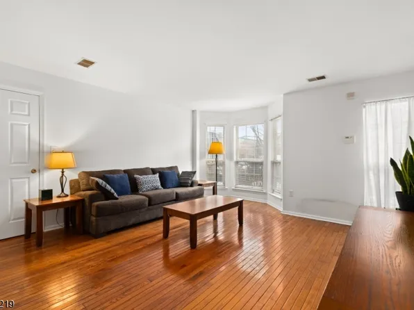 50 Pine St #9G, Montclair Twp., NJ 07042