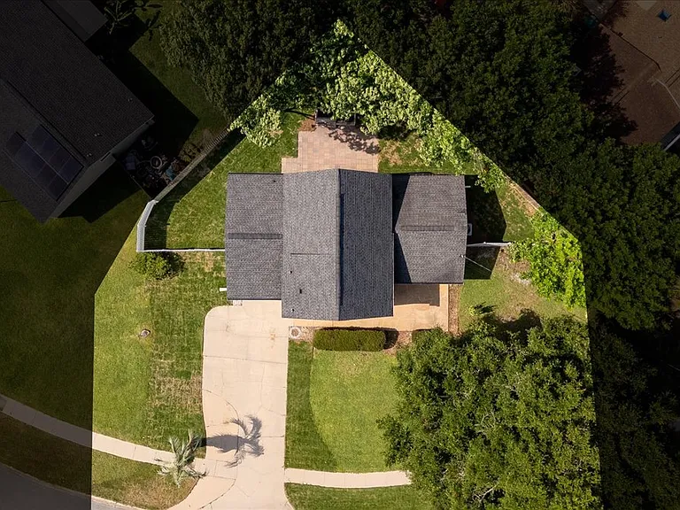 817 N Lakeside Dr — Photo 58