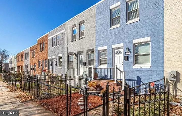1262 16th St NE photo 1