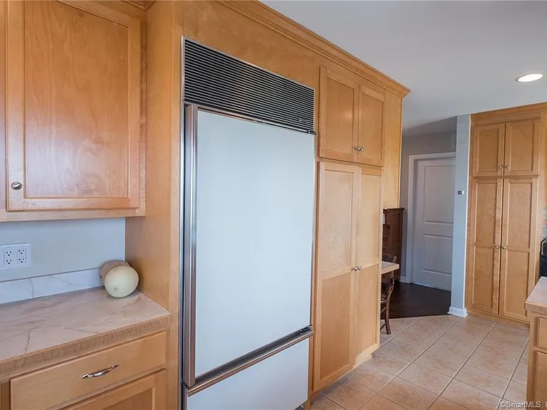 10 Morgan Point — Photo 17