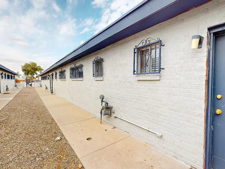 Renovated 2 Bedroom Patio Apts. in UNM South — Photo 34