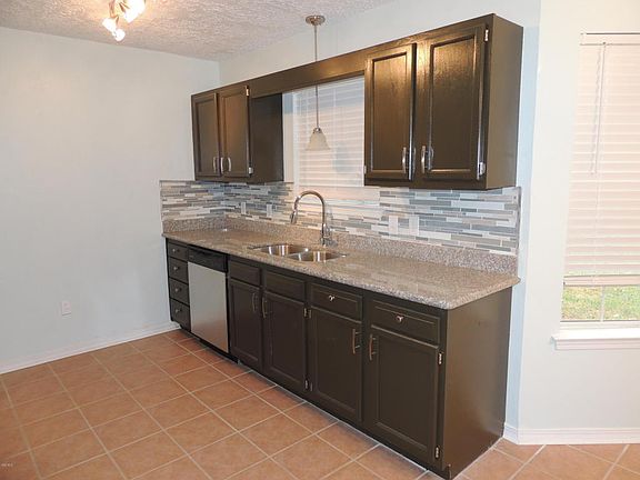 5th image of 14052 Woodmont Dr